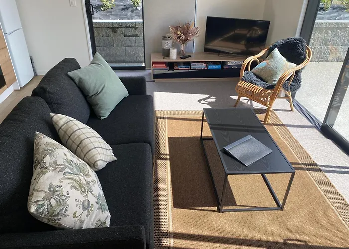 Views - New With To Relax * Wanaka